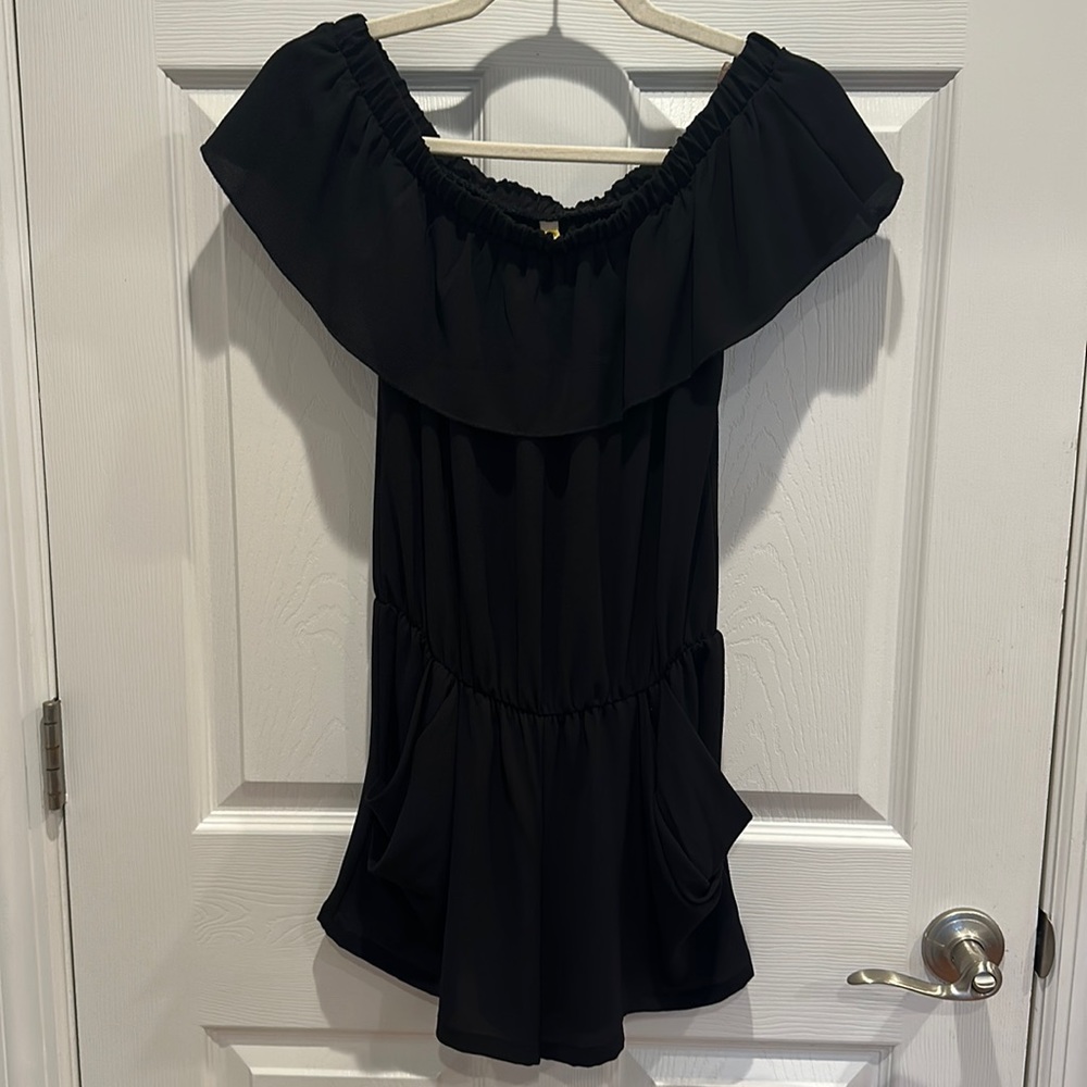 Black off the shoulder romper with pockets! Fun, flirty and comfy! Worn once!